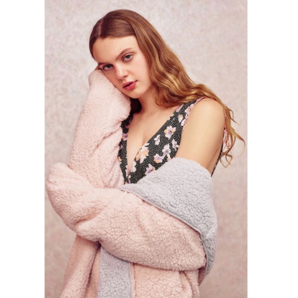 Urban Outfitters Carmella Teddy Coat